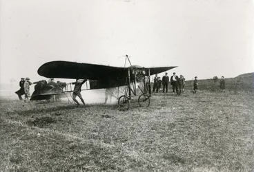 Louis Bleriot (1872-1936) a Eletot, vicino a Fecamp, c.1909